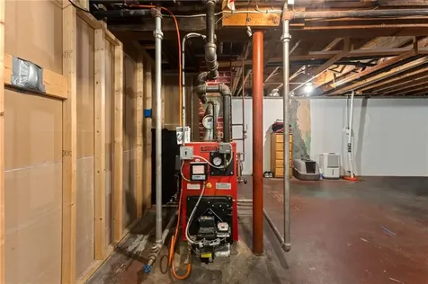 136 Beech Avenue Tiverton RI 02878