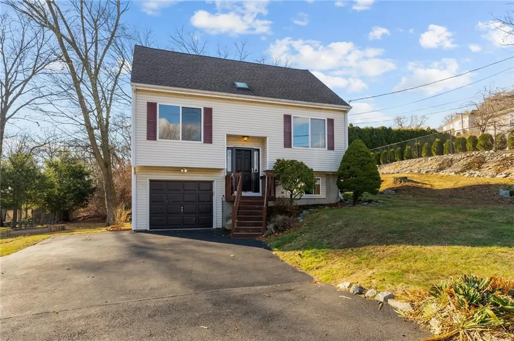 4 Cobble Hill Road Lincoln RI 02865
