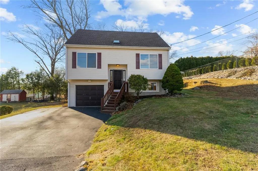 4 Cobble Hill Road Lincoln RI 02865