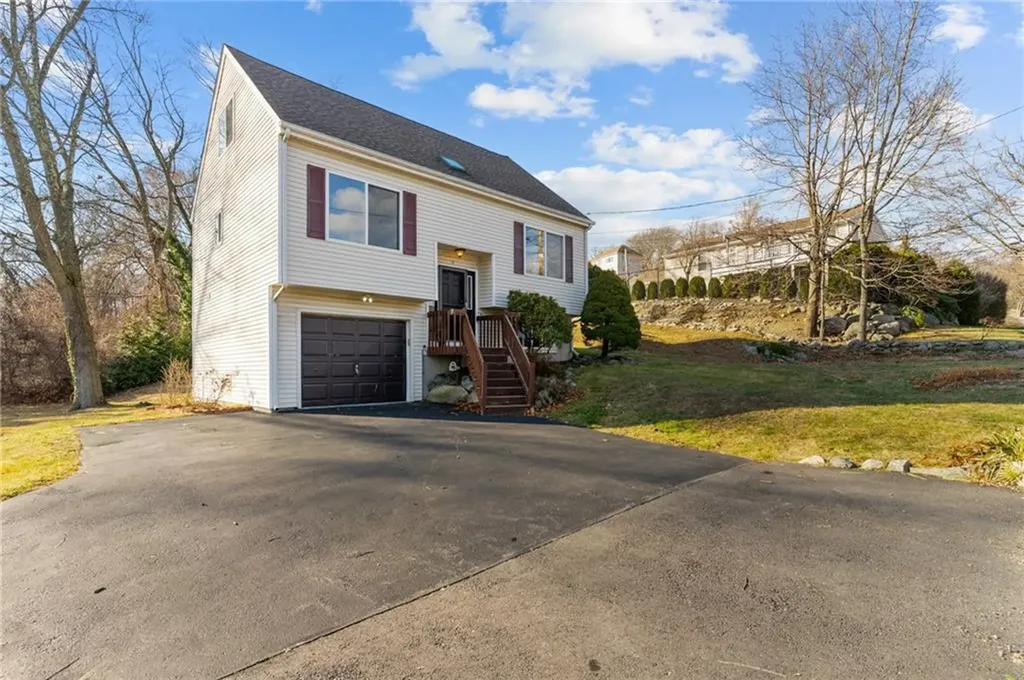 4 Cobble Hill Road Lincoln RI 02865