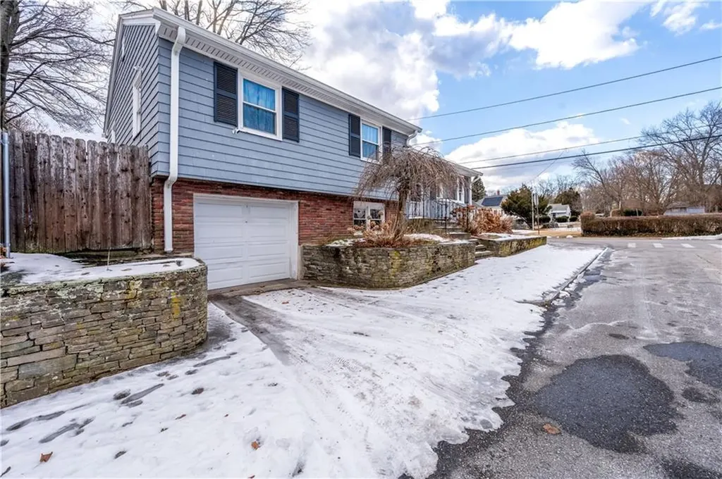 84 Maynard Street Providence RI 02909