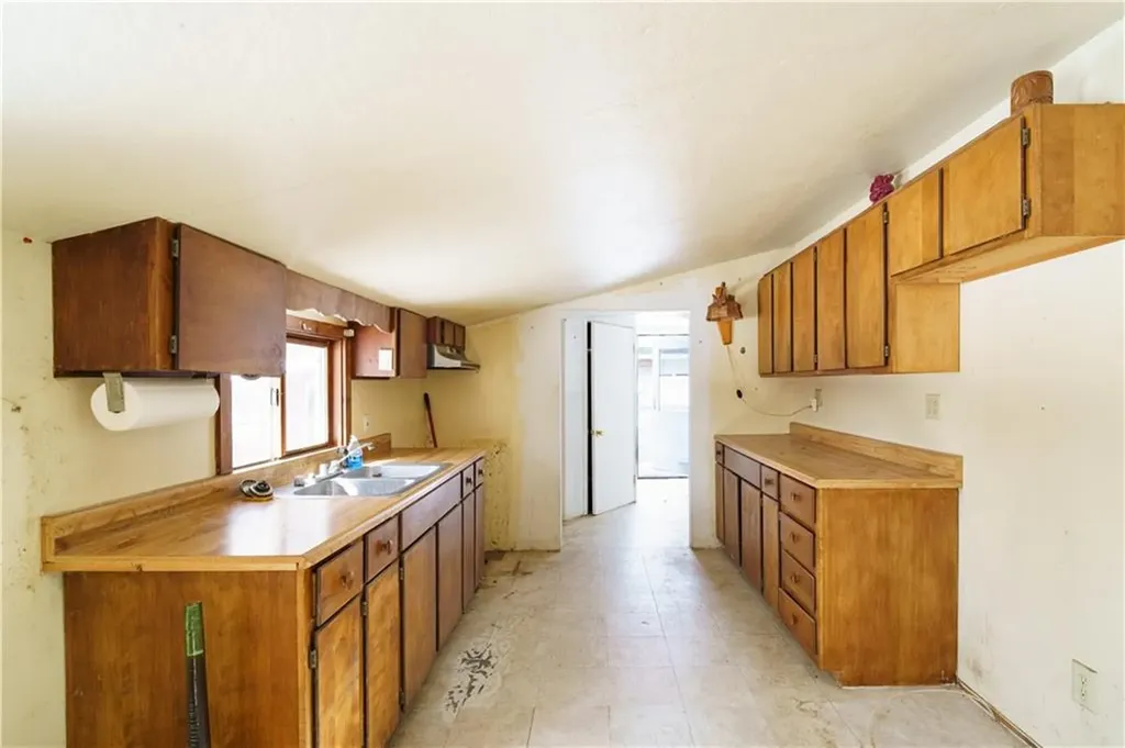146 Staples Avenue Warwick RI 02886