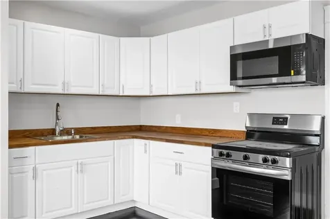 46 Sherman Lane Middletown RI 02842