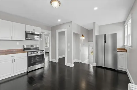 46 Sherman Lane Middletown RI 02842