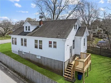 46 Sherman Lane Middletown RI 02842