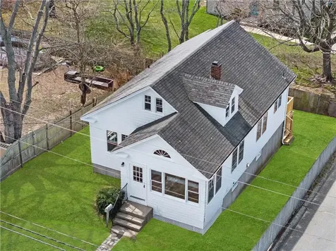 46 Sherman Lane Middletown RI 02842