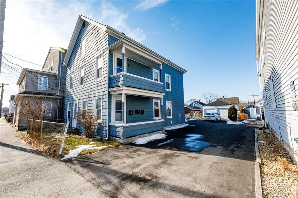 379 Metacom Avenue Warren RI 02885