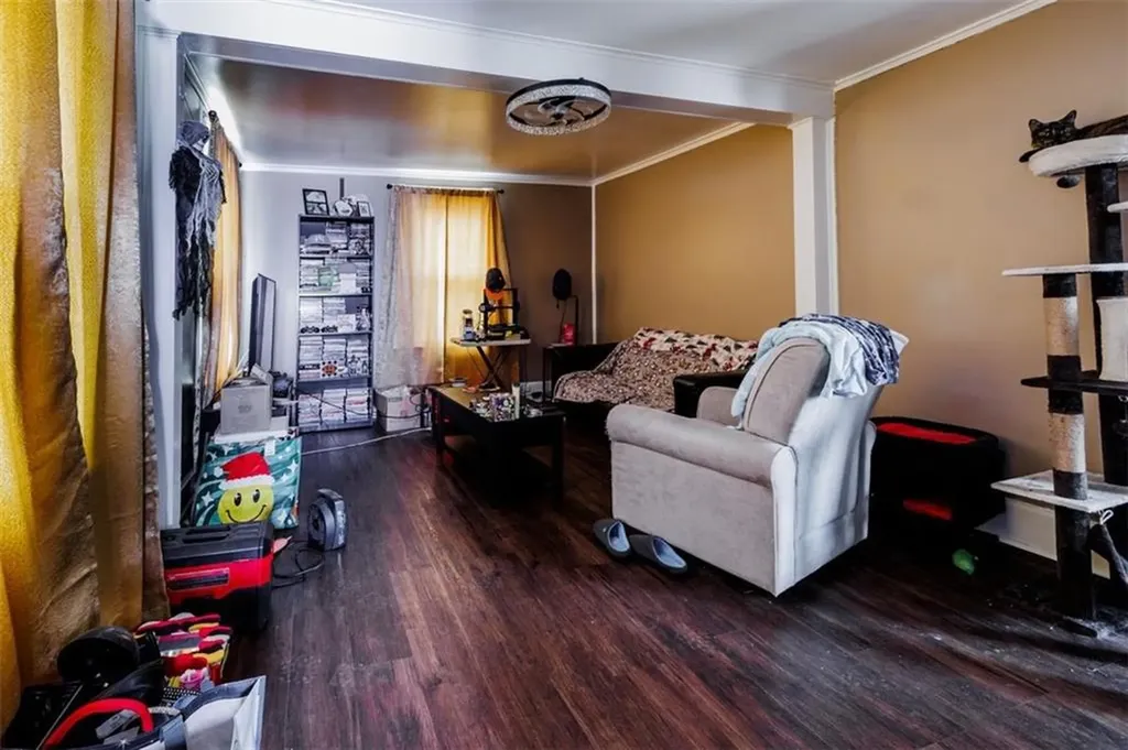 379 381 Metacom Avenue Warren RI 02885