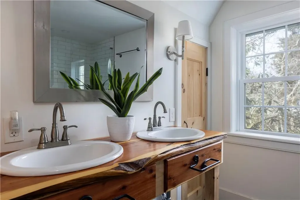 26 Wild Goose Road South Kingstown RI 02879