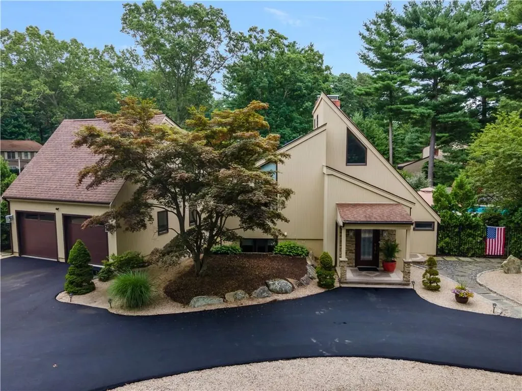 1 Tall Pines Drive Barrington RI 02806