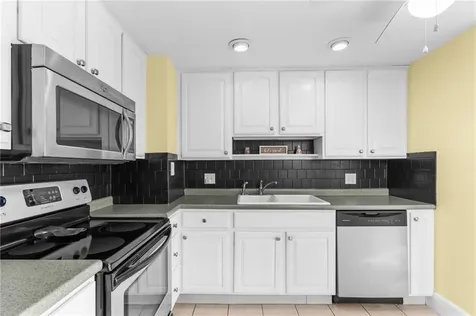 101 2nd Avenue Warwick RI 02888