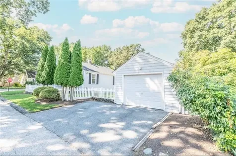 101 2nd Avenue Warwick RI 02888