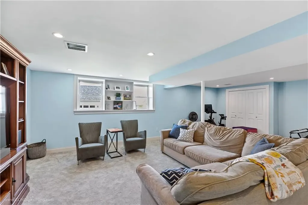 24 Coddington Way Portsmouth RI 02871
