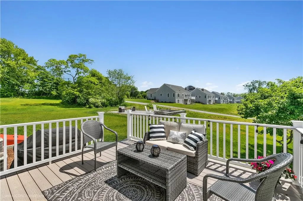 24 Coddington Way Portsmouth RI 02871
