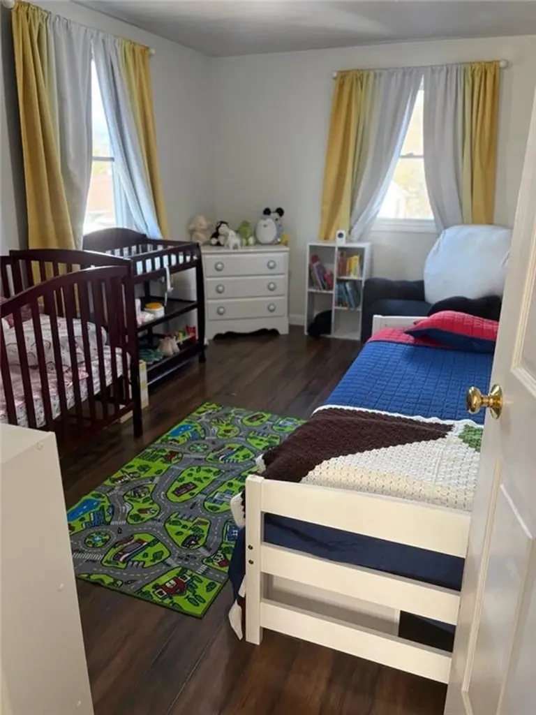 28 Pearl Avenue Warwick RI 02889