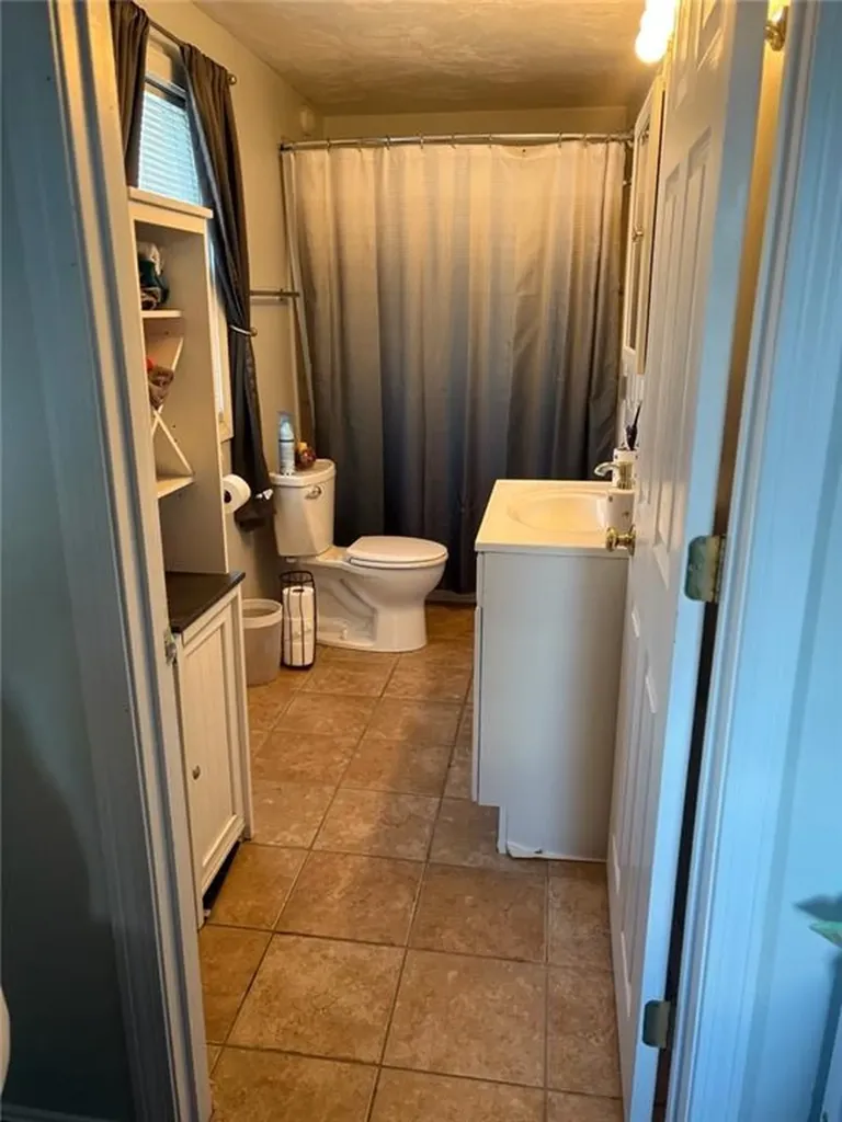 28 Pearl Avenue Warwick RI 02889