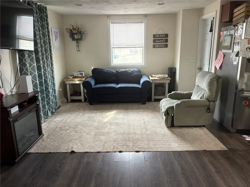 28 Pearl Avenue Warwick RI 02889