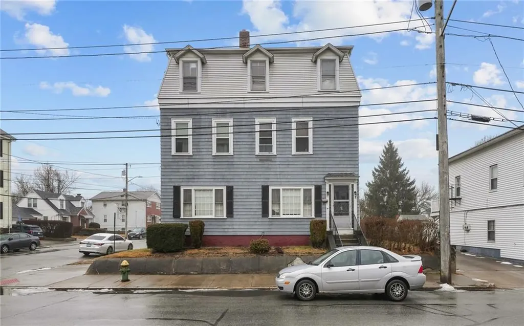 814 Plainfield Street Providence RI 02909
