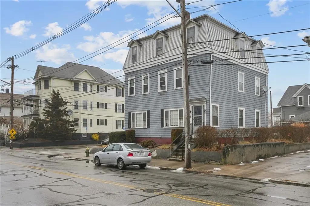814 Plainfield Street Providence RI 02909