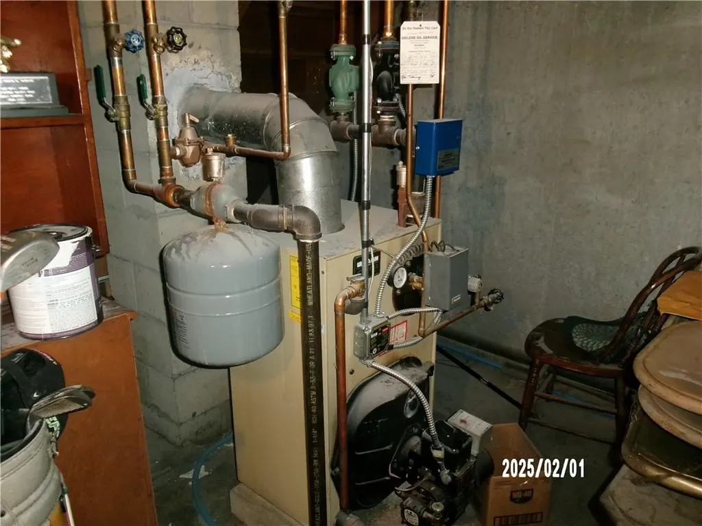 6 Delaine Street Warwick RI 02886