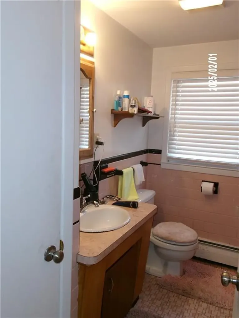 6 Delaine Street Warwick RI 02886