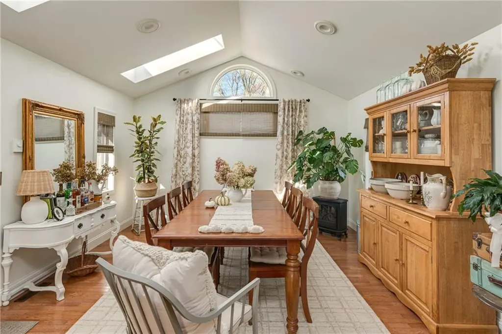 21 Geranium Circle Cranston RI 02920