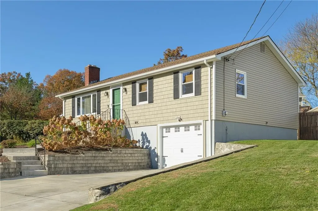 21 Geranium Circle Cranston RI 02920