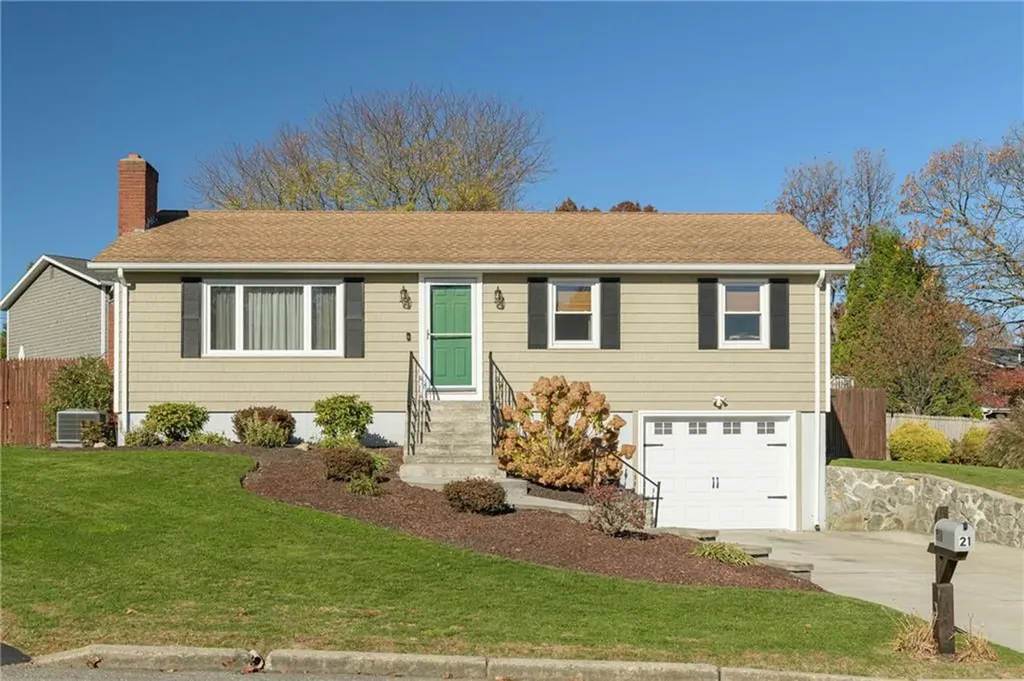 21 Geranium Circle Cranston RI 02920