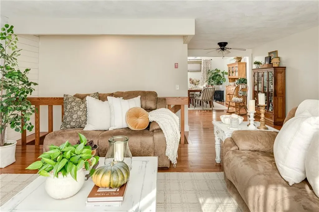 21 Geranium Circle Cranston RI 02920