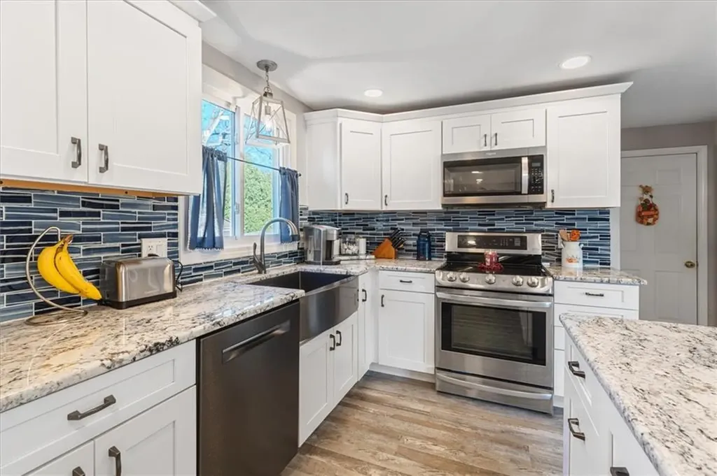 122 Capwell Avenue Woonsocket RI 02895