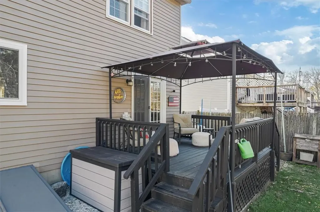 122 Capwell Avenue Woonsocket RI 02895