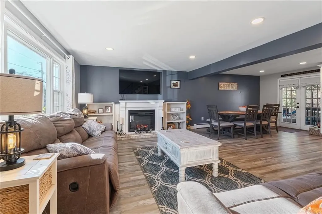 122 Capwell Avenue Woonsocket RI 02895