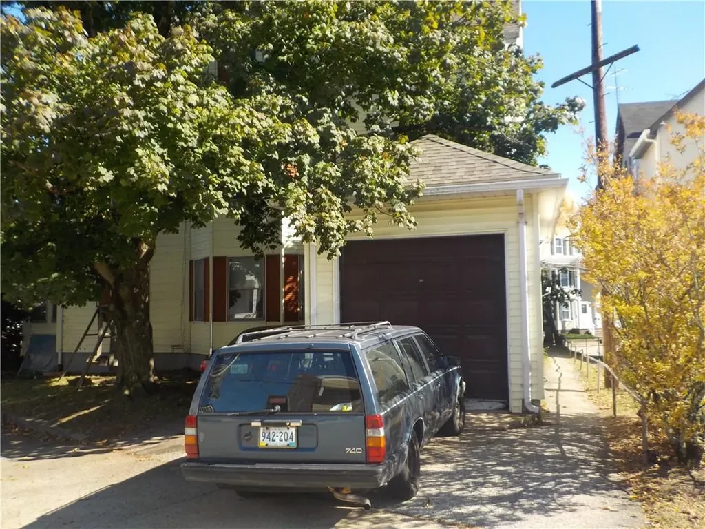 126 Morton Avenue Woonsocket RI 02895