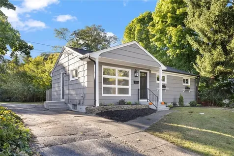 59 Hartford Avenue East Providence RI 02915