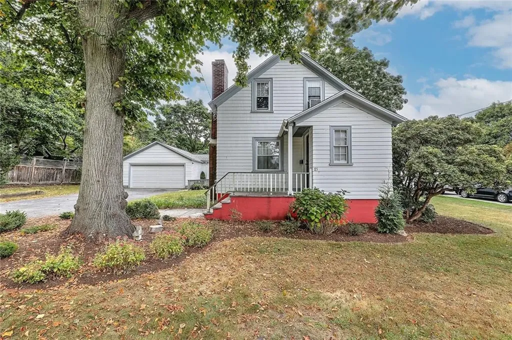 85 Governor Bradford Drive Barrington RI 02806