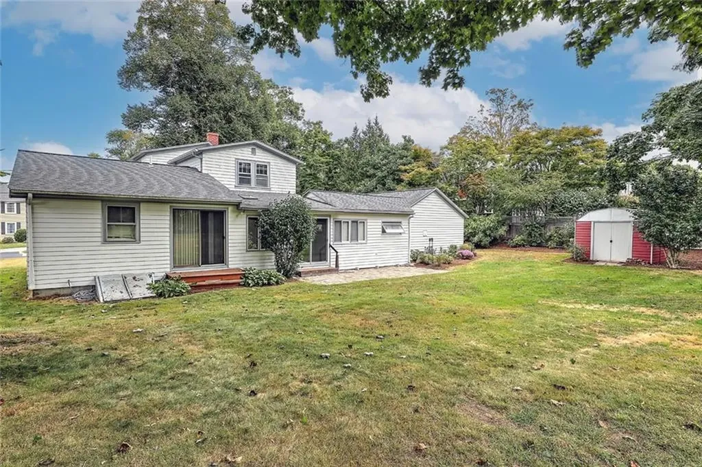 85 Governor Bradford Drive Barrington RI 02806