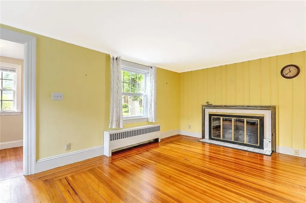 85 Governor Bradford Drive Barrington RI 02806