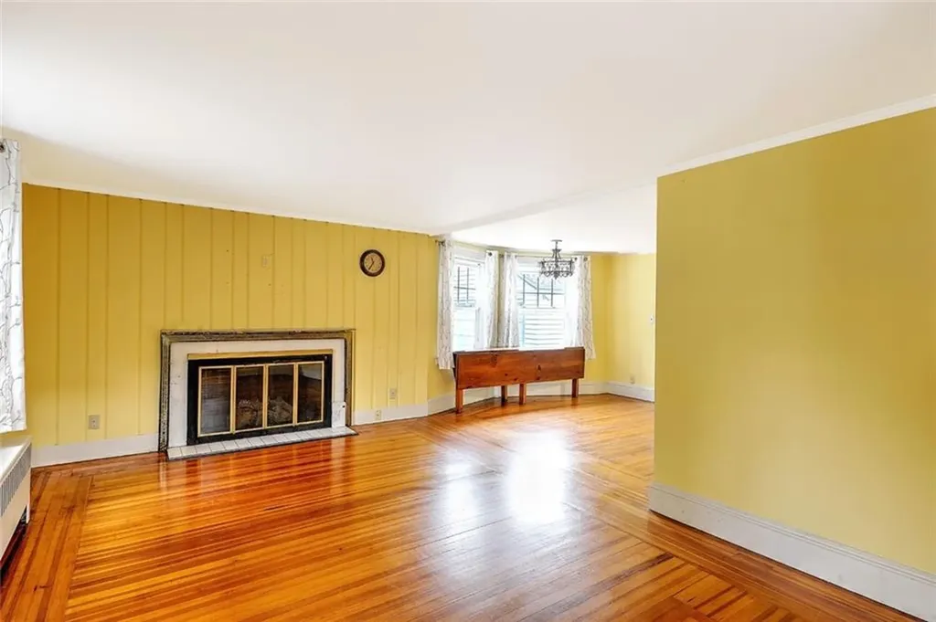 85 Governor Bradford Drive Barrington RI 02806