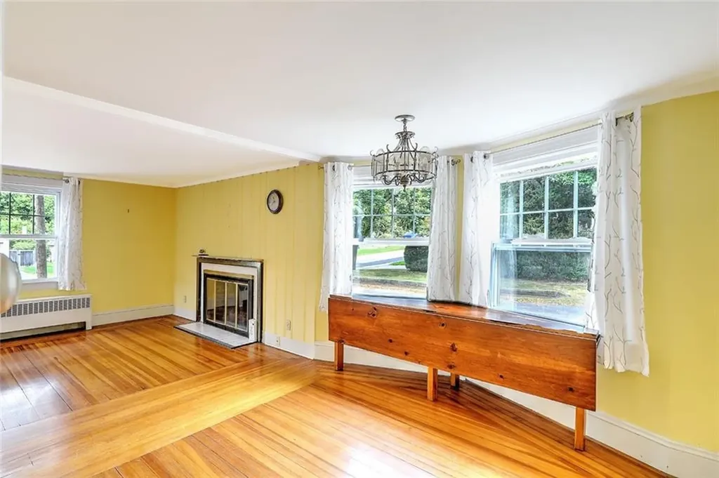 85 Governor Bradford Drive Barrington RI 02806