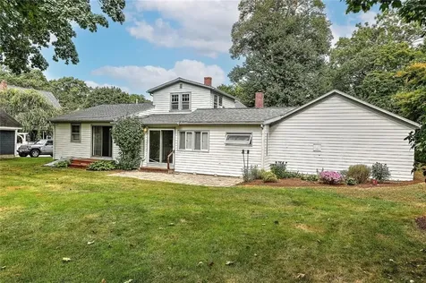 85 Governor Bradford Drive Barrington RI 02806