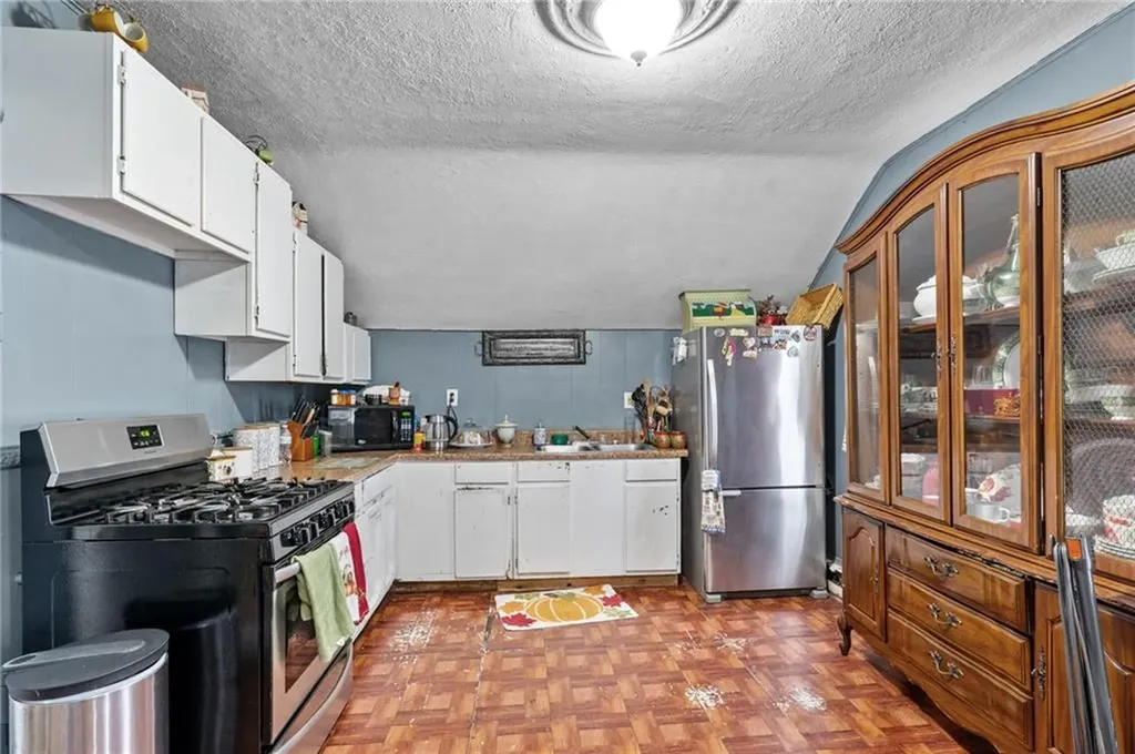 11 Hilarity Street Providence RI 02909