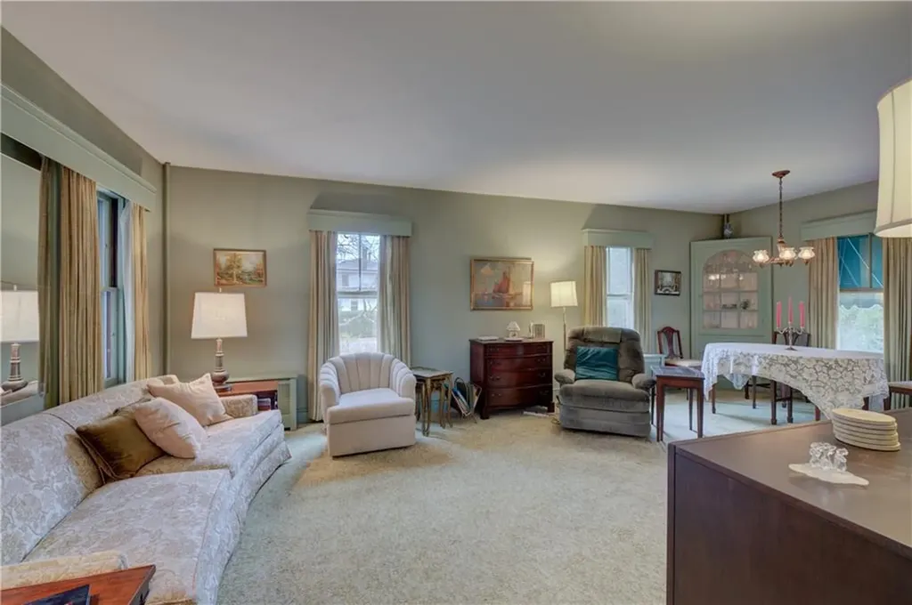 8 Chapel Road Barrington RI 02806