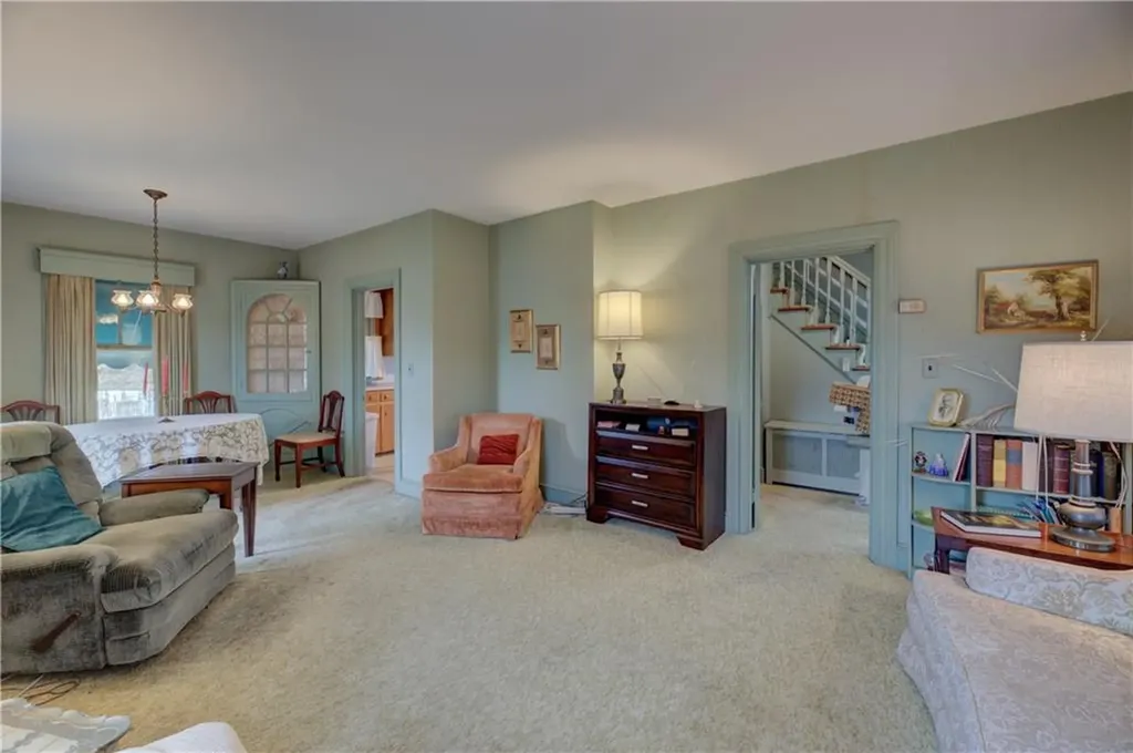 8 Chapel Road Barrington RI 02806