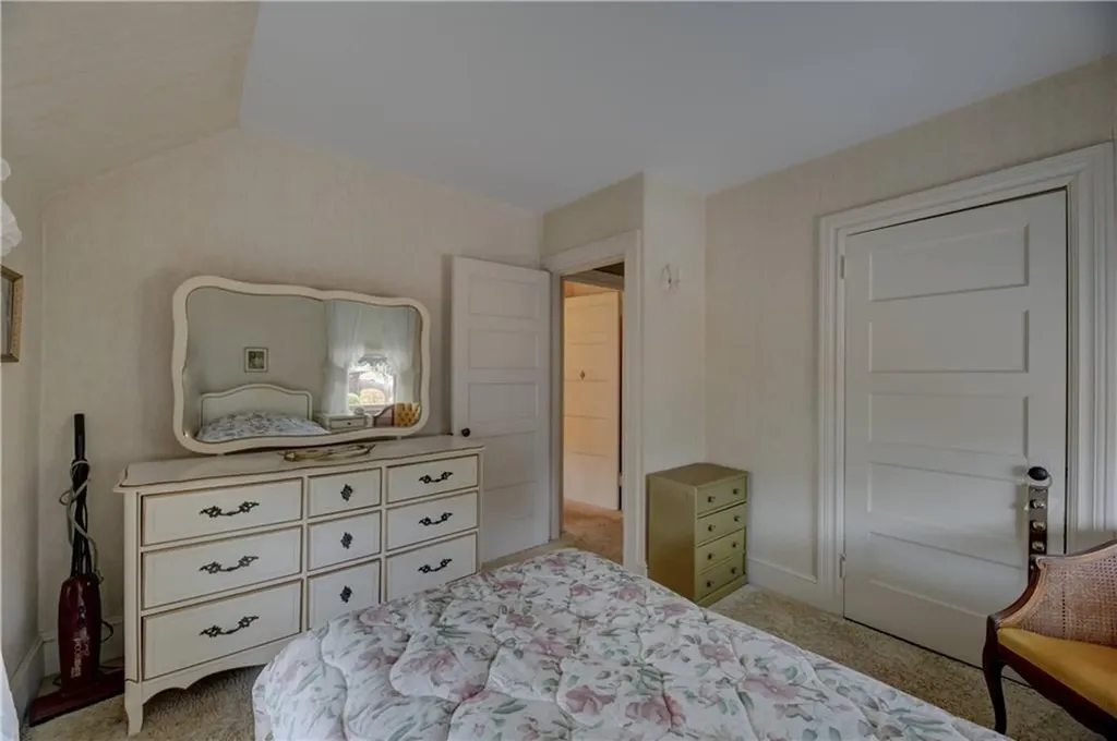 8 Chapel Road Barrington RI 02806