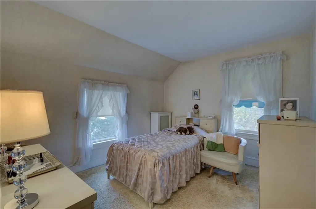8 Chapel Road Barrington RI 02806