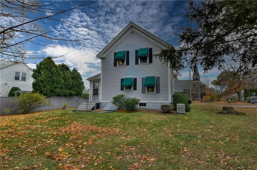 8 Chapel Road Barrington RI 02806