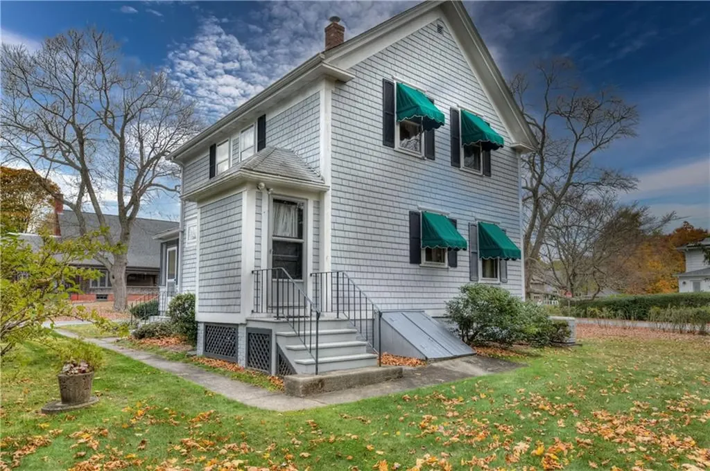 8 Chapel Road Barrington RI 02806
