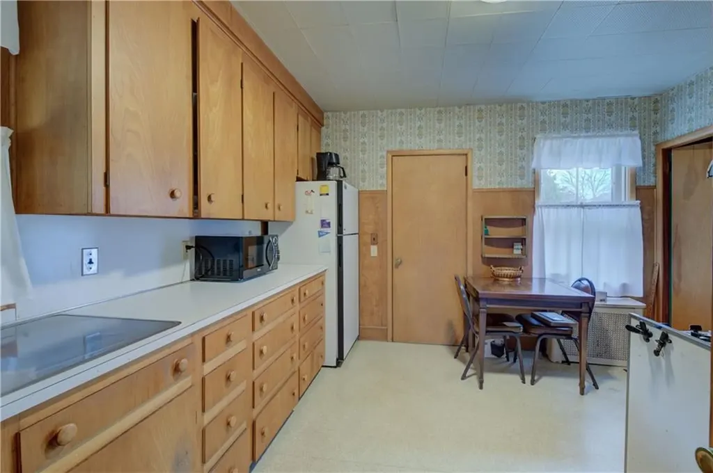 8 Chapel Road Barrington RI 02806