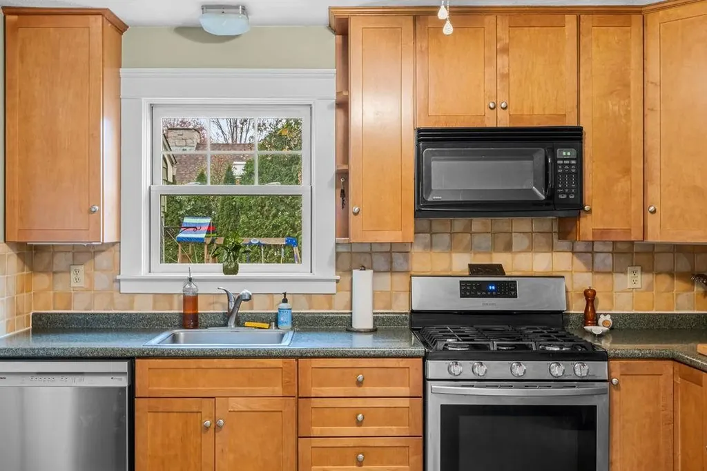 75 Tallman Avenue Cranston RI 02910
