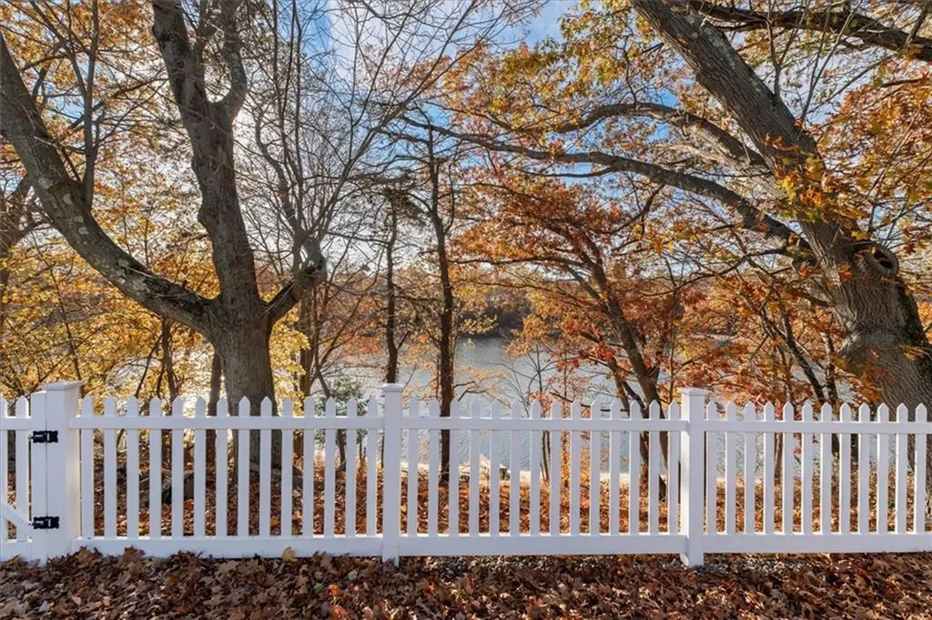 8 Fairview Avenue Lincoln RI 02865